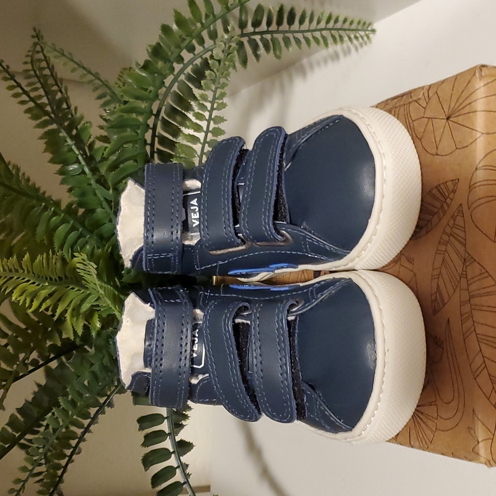 VEJA Esplar Mid Small Velcro Fured Leather- Toddler US Size 6